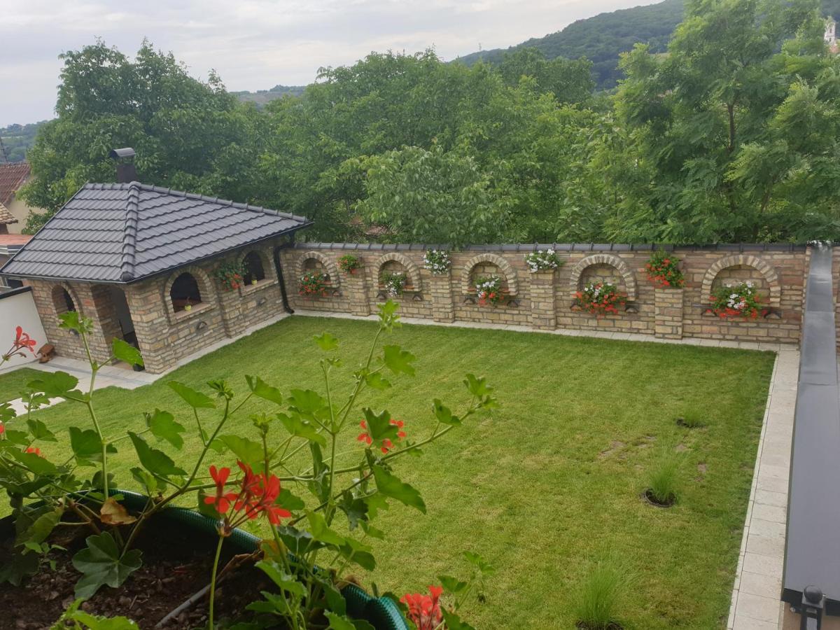 Apartmani Kruna Vrdnik Exterior photo