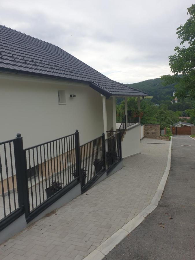 Apartmani Kruna Vrdnik Exterior photo