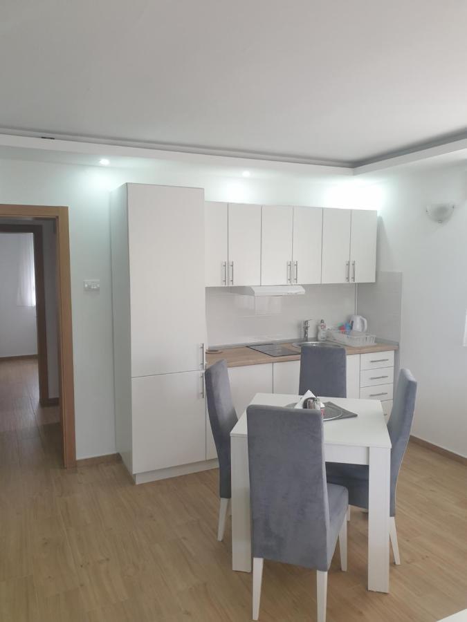 Apartmani Kruna Vrdnik Exterior photo