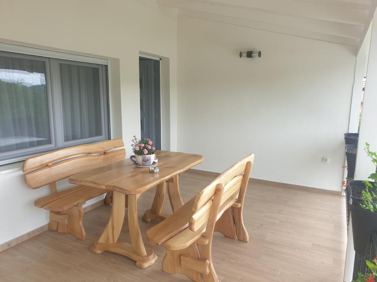 Apartmani Kruna Vrdnik Exterior photo